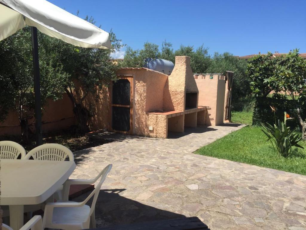 Appartamenti In Villa Con Ampio Giardino Esterno โปซาดา ภายนอก รูปภาพ