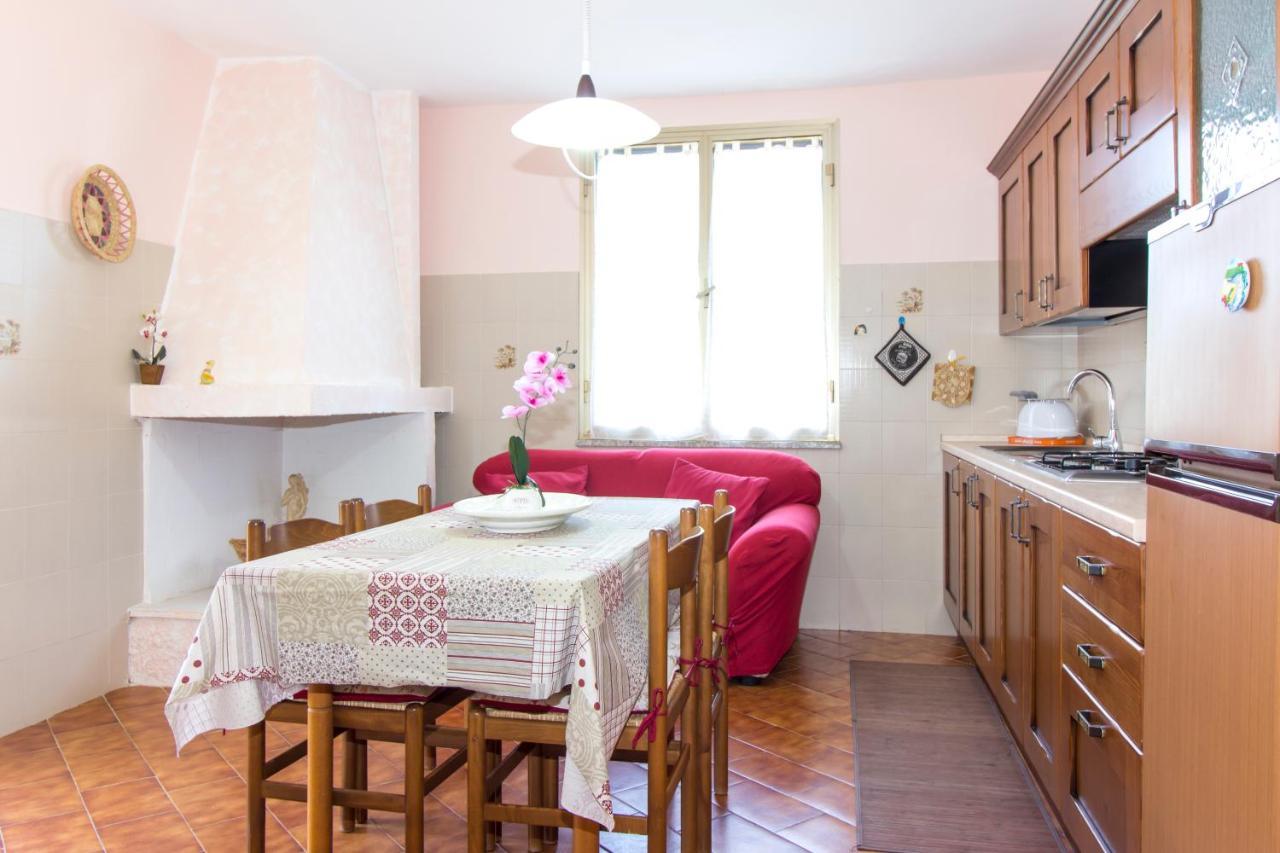 Appartamenti In Villa Con Ampio Giardino Esterno โปซาดา ภายนอก รูปภาพ