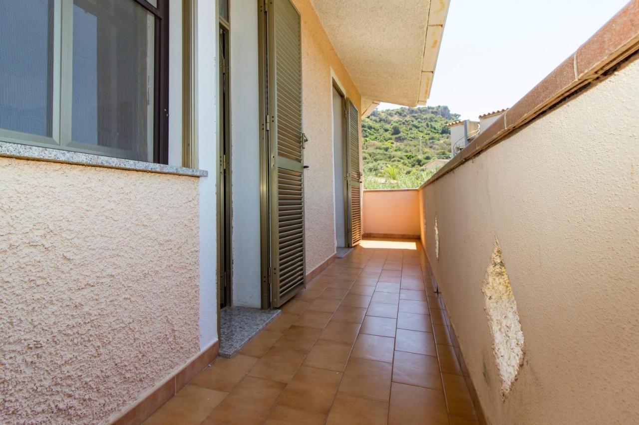 Appartamenti In Villa Con Ampio Giardino Esterno โปซาดา ภายนอก รูปภาพ