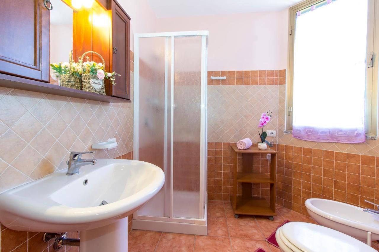 Appartamenti In Villa Con Ampio Giardino Esterno โปซาดา ภายนอก รูปภาพ