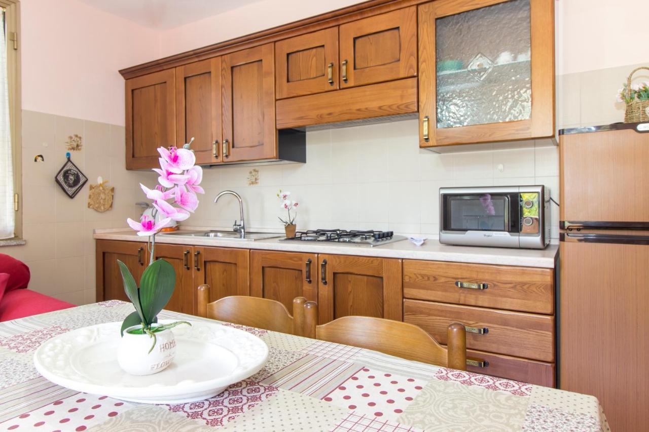 Appartamenti In Villa Con Ampio Giardino Esterno โปซาดา ภายนอก รูปภาพ