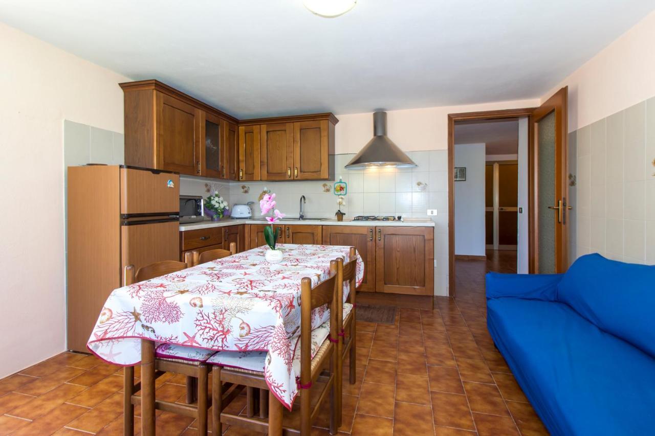 Appartamenti In Villa Con Ampio Giardino Esterno โปซาดา ภายนอก รูปภาพ